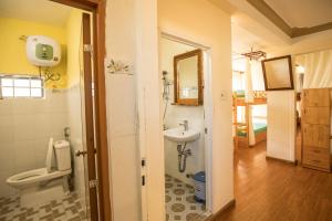 Koupelna v ubytování Nhà của Người và Ta + 57 fotografií