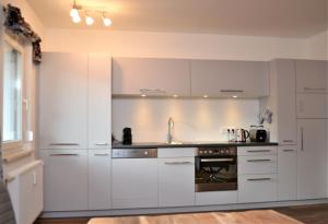 Kuchnia lub aneks kuchenny w obiekcie Ferienwohnung mit Seeblick, Unterach am Attersse