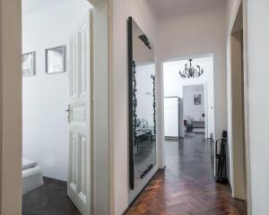 Kúpeľňa v ubytovaní BASTINICA Superior Apartment, OLD TOWN in City CENTER + 28 fotografií
