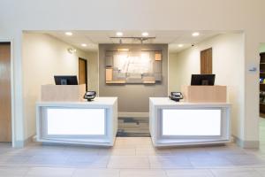 The lobby or reception area at Holiday Inn Express & Suites - Worthington, an IHG Hotel