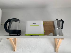 Príslušenstvo na prípravu kávy alebo čaju v ubytovaní Easy Nerja Beach House