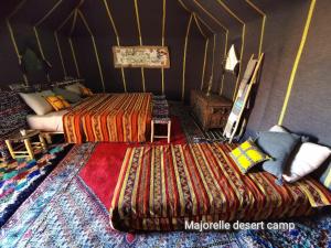 Majorelle Desert Camp 객실 침대