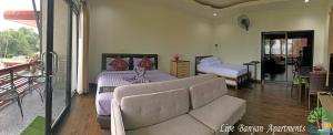 Lipe Banyan Apartments的休息区