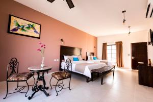 TV a/nebo společenská místnost v ubytování Hotel Los Frailes, Valladolid, Yucatán