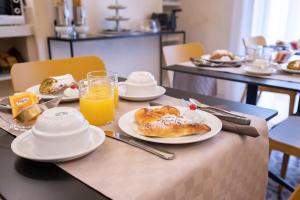 Jedlo v ubytovaní bed & breakfast alebo blízkom okolí