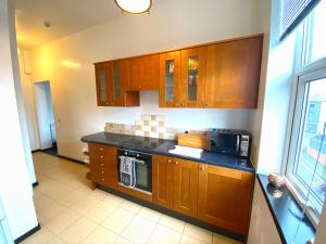 Dapur atau dapur kecil di PHOENIX Executive Apart-Hotel