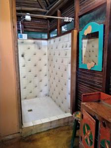 A bathroom at Hotel La Casa Rosada