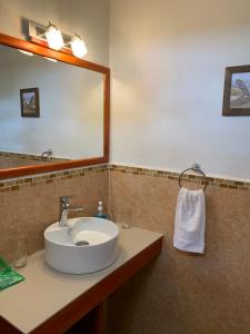 Ein Badezimmer in der Unterkunft La Posada de la Pedrera