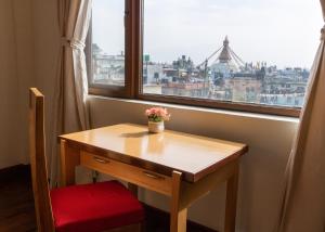 Vista generica su Kathmandu o vista sulla città dall'interno dell'affittacamere