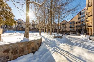 KOMOREBI BAKURIANI RESORT talvel