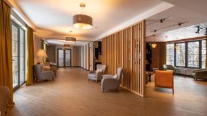 Istumisnurk majutusasutuses KOMOREBI BAKURIANI RESORT
