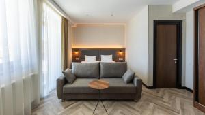 Istumisnurk majutusasutuses KOMOREBI BAKURIANI RESORT