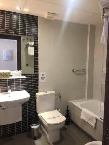 Ett badrum på Hotel Rural Real de Poqueira