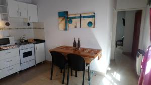 Η κουζίνα ή μικρή κουζίνα στο Departamento Ananda