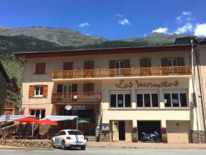 Gallery image of chambre avec garage moto in Lanslebourg-Mont-Cenis