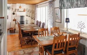 Restaurace v ubytování Stunning Home In xabck With Kitchen