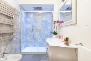 A bathroom at Luxury Stars In Rome - Andromeda apartment in Colosseum