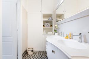 A bathroom at Luxury Stars In Rome - Andromeda apartment in Colosseum