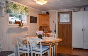 Foto da galeria de Beautiful Home In Grnna With Kitchen em Gränna