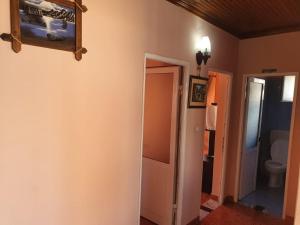 Galería fotográfica de Apartment Donend en Berat