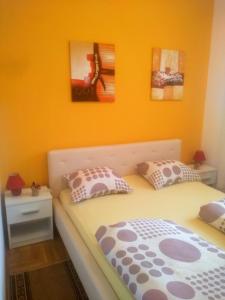 Katil atau katil-katil dalam bilik di Apartman Marina sa garazom