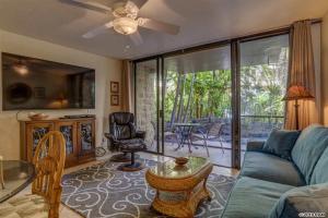 Khu vực ghế ngồi tại Lahaina Wonderful Condos - Paki Maui