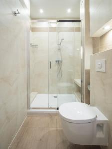 Ett badrum på Hotel Miodowa