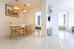 Imagen de la galería de Large 2 Bedrooms/50m to MRT/Free Wifi/Full Kitchen, en Nonthaburi