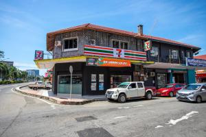 Gallery image of Lazy Cat Home At Gaya Street in Kota Kinabalu