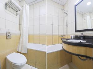 Koupelna v ubytování Eureka Hotel