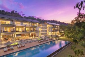 Bazén v ubytování Jetwing Kandy Gallery, A Luxury Reserve nebo v jeho okolí