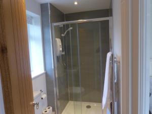 The Woodshed - A newly built, 2 bedroom, cottage near Glastonbury的一间浴室