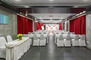 Restaurace v ubytování Phuketa - SHA Extra Plus + 34 fotografií