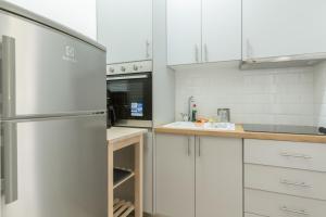 Kuchnia lub aneks kuchenny w obiekcie Cozy Flat with Terrace & Patio, next to Lycabettus