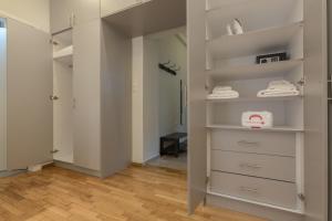 Zdjęcie z galerii obiektu Cozy Flat with Terrace & Patio, next to Lycabettus w Atenach