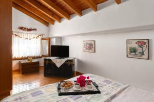 Gallery image of Little Karafillias Chalki House in Halki +30 photos