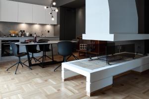 Kuchyň nebo kuchyňský kout v ubytování The H Experience Boutique Apartments Athens - free parking and fiber internet