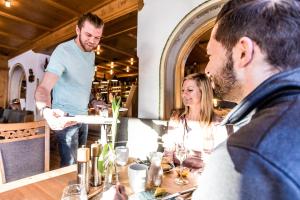 Ospiti di ALPENHOTEL TYROL - B&B - Hundefreundliches Konzepthotel - adults only