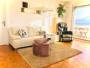 Setusvæði á Spacious Apartment with Lake View | 35