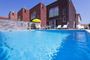 Fotografie z fotogalerie ubytování Wonderful villa Marena with pool near the beach v destinaci Ližnjan + 32 fotografií