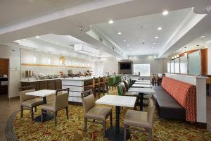 Εστιατόριο ή άλλο μέρος για φαγητό στο La Quinta by Wyndham Houston Channelview