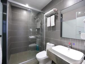 Ванна кімната в Thank Inn Chain Hotel Xiangyang east railway station in hubei province