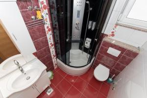 Kúpeľňa v ubytovaní Studio apartments Zloic in Krvavica