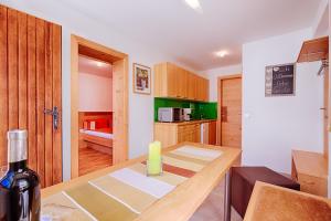 A kitchen or kitchenette at Winzerhof Agerlhof