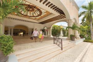 Гости Hyatt Vivid Playa Del Carmen All-Inclusive Adult Only Resort