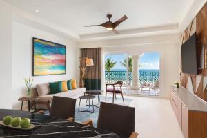 Гостиная зона в Hyatt Vivid Playa Del Carmen All-Inclusive Adult Only Resort