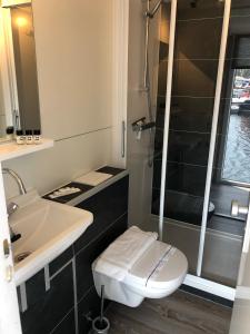 Bilik mandi di Marinaparcs Naarden