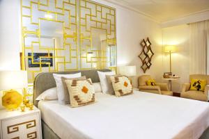 Llit o llits en una habitació de Augusta Eco Wellness Resort 4 Superior