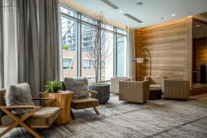 A seating area at Pan Pacific Seattle