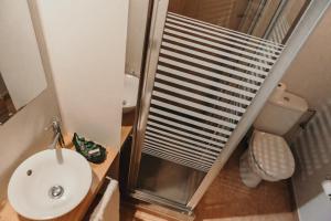 A bathroom at PR Campanas de San Juan